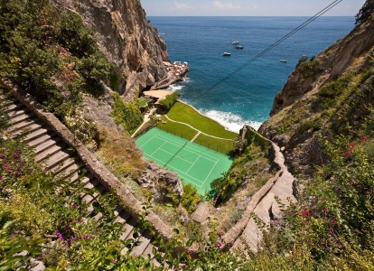 Aerial view of the tennis court at Il San Pietro